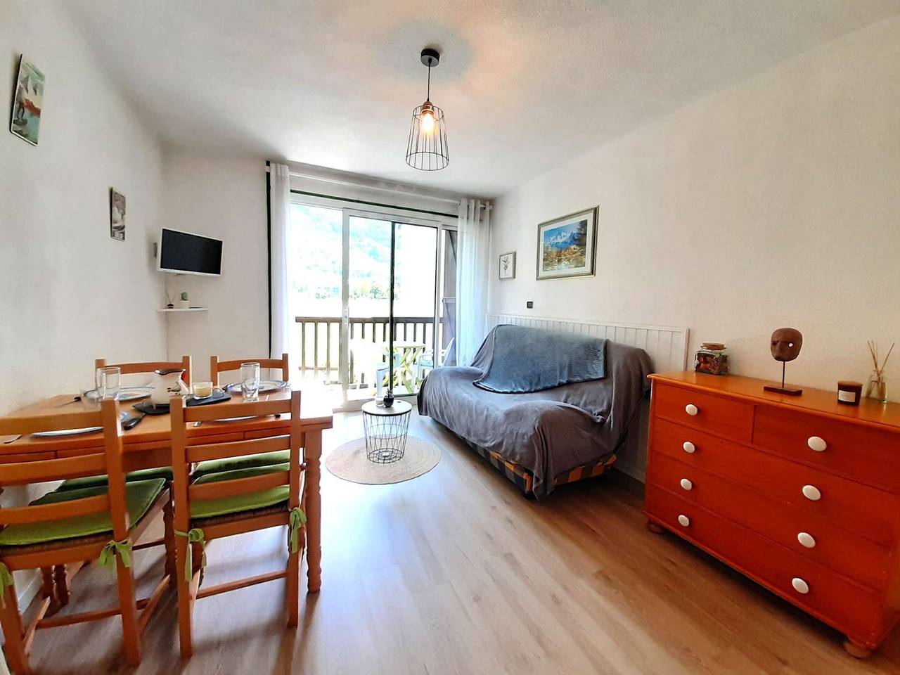 Entire apartment, Cozy apartment with parking - 4 guests in Vielle-Aure, Pyrenees National Park