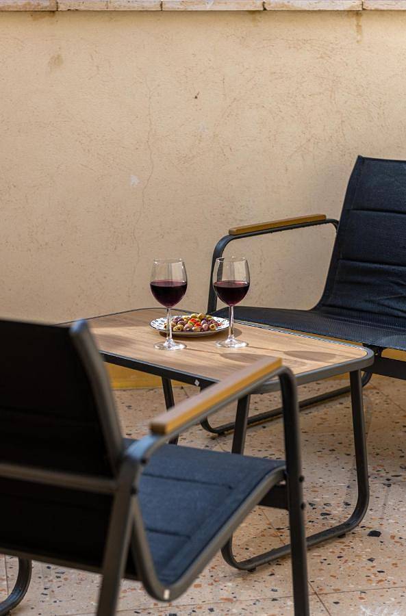 Gîte pour 4 personnes, avec terrasse à La Brillanne - 2