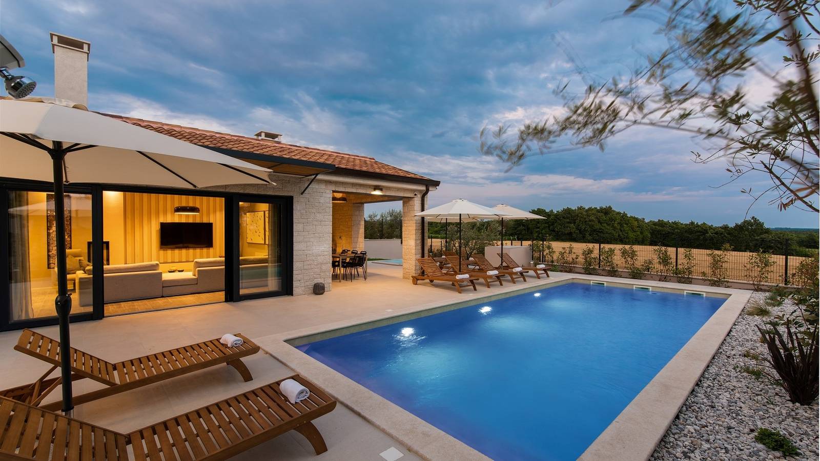 Wunderschöne Villa Ursaria mit Pool, Jacuzzi und Sauna in Grad Poreč, Porec und Umgebung