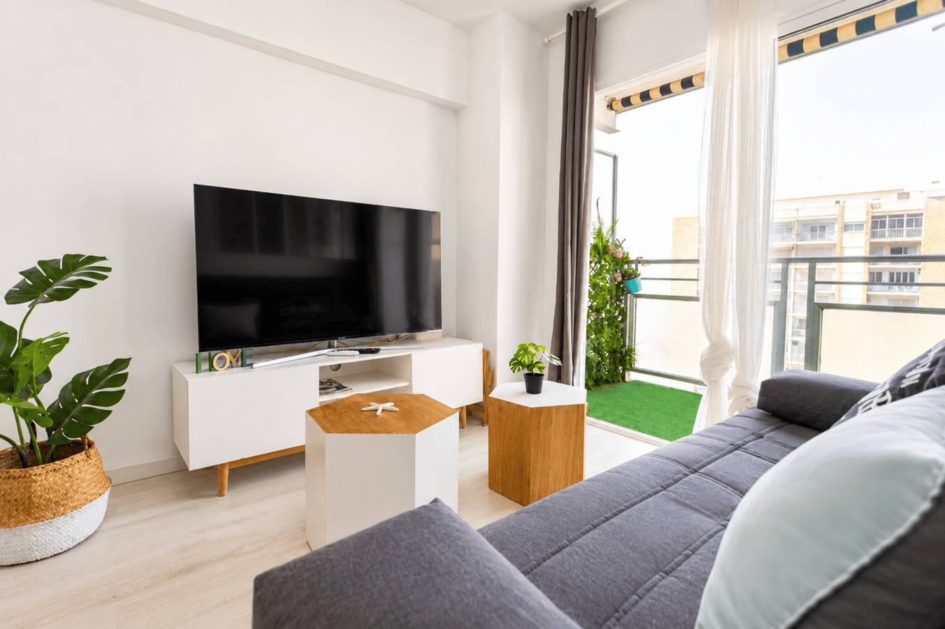 Appartement entier, Appartement de vacances pour 3 personnes avec balcon in Platja les Oliveres (Cullera), Cullera