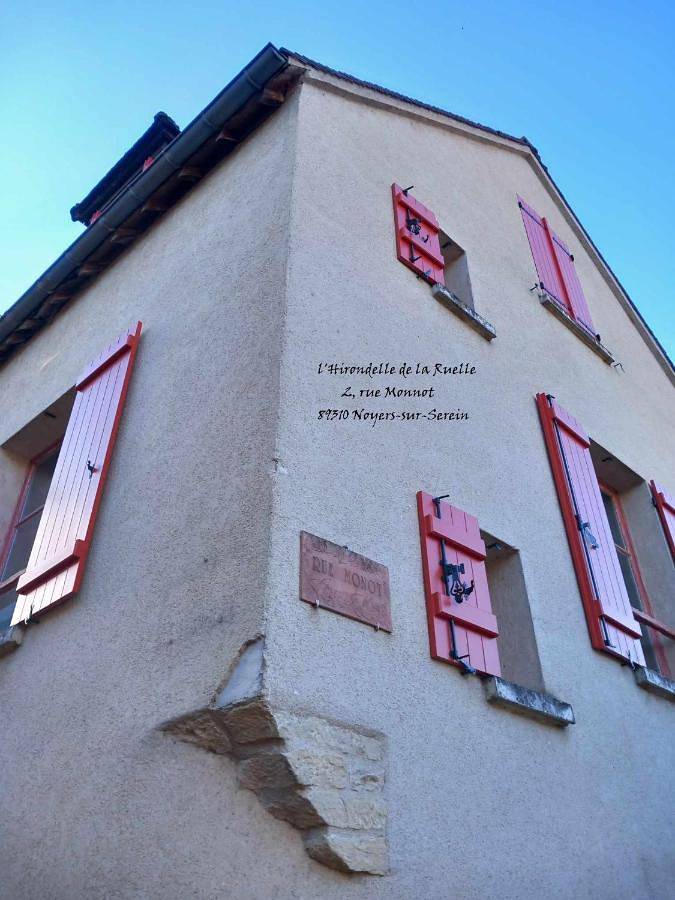 Gîte pour 2 personnes, avec vue à Noyers