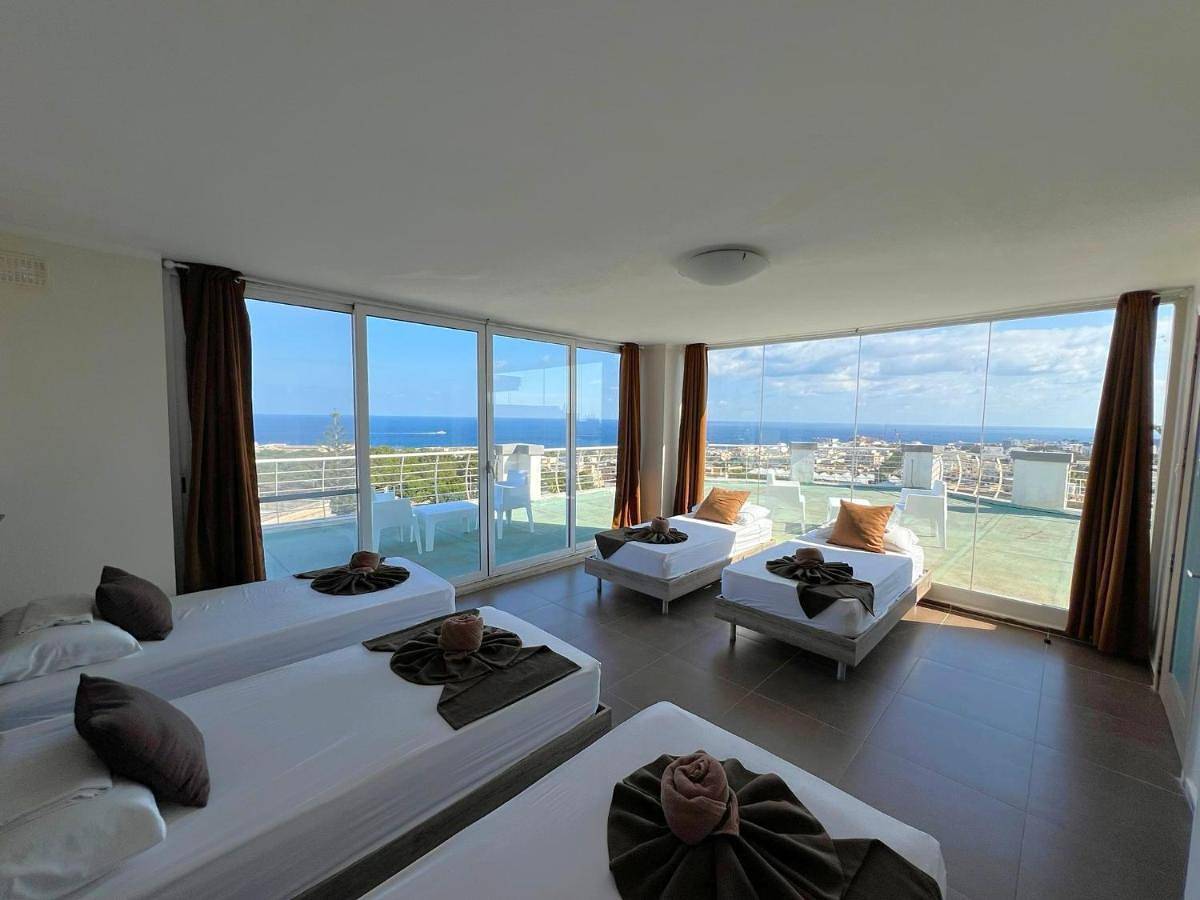 Villa belvedere in Swieqi, Malta