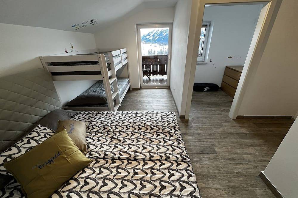 Hut with a view of the Dachstein and direct access to the ski and cross-country slopes. in Ramsau am Dachstein, Schladming-Dachstein