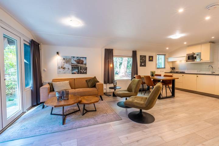 Vakantiepark De Wiltzangh — Houtenborg Lodge mit Hot Tub | 4 Personen in Nationalpark Dwingelderveld