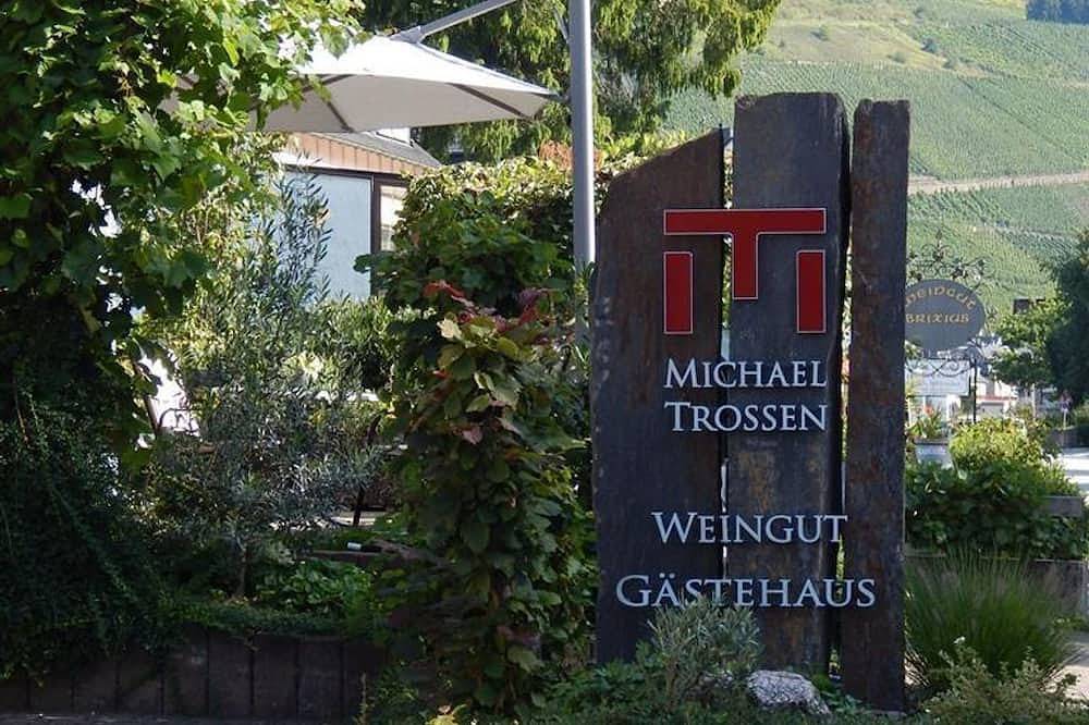 Entire apartment, Double room shower/toilet - Trossen, Rosel in Kröv, Bernkastel-Kues region