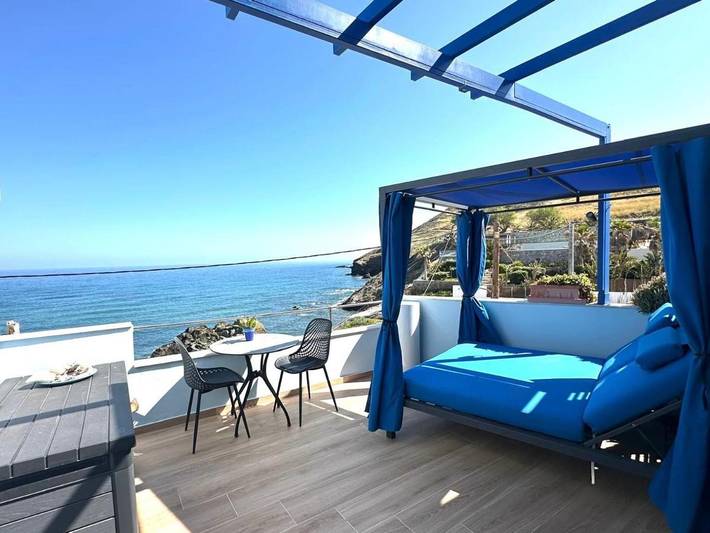 Strandhaus für 4 Personen, mit Terrasse und Seeblick sowie Ausblick auf Kreta