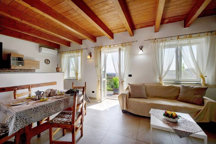 Casa vacanza per 4 persone, con Balcone e Giardino