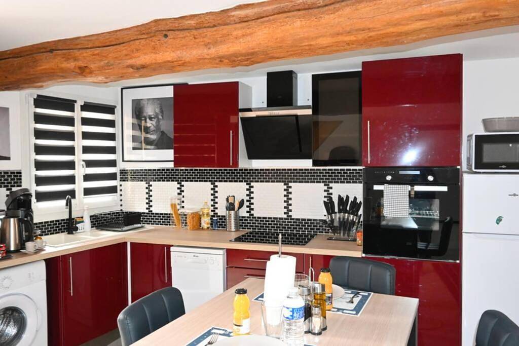 Appartement entier, Cinema Appartement 10mn Aeroport Roissy Cdg in Villeneuve-sous-Dammartin, Seine-et-Marne