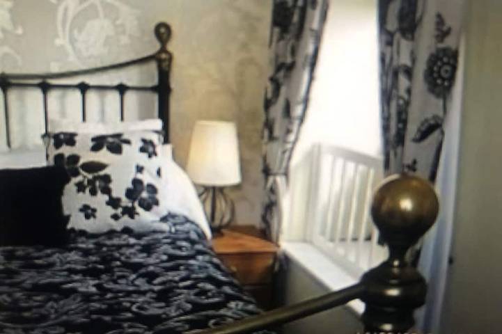 Snipe cottage, Historic Barn with Breathtaking views. Pet Friendly. Ev type 2. in Staffordshire