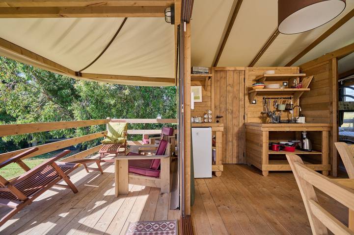 Glamping 'Familiare Vicino Al Mare' with Private Terrace, Private Garden and Wi-Fi in Piombino, Etruscan Coast