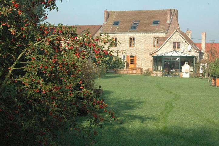 Chambre d’hôte pour 2 personnes, avec Terrasse ainsi que Jardin et Vue dans Vieux-Berquin