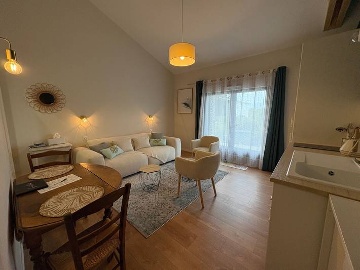 Gîte pour 2 personnes, avec terrasse et piscine à Port-Saint-Père - 4