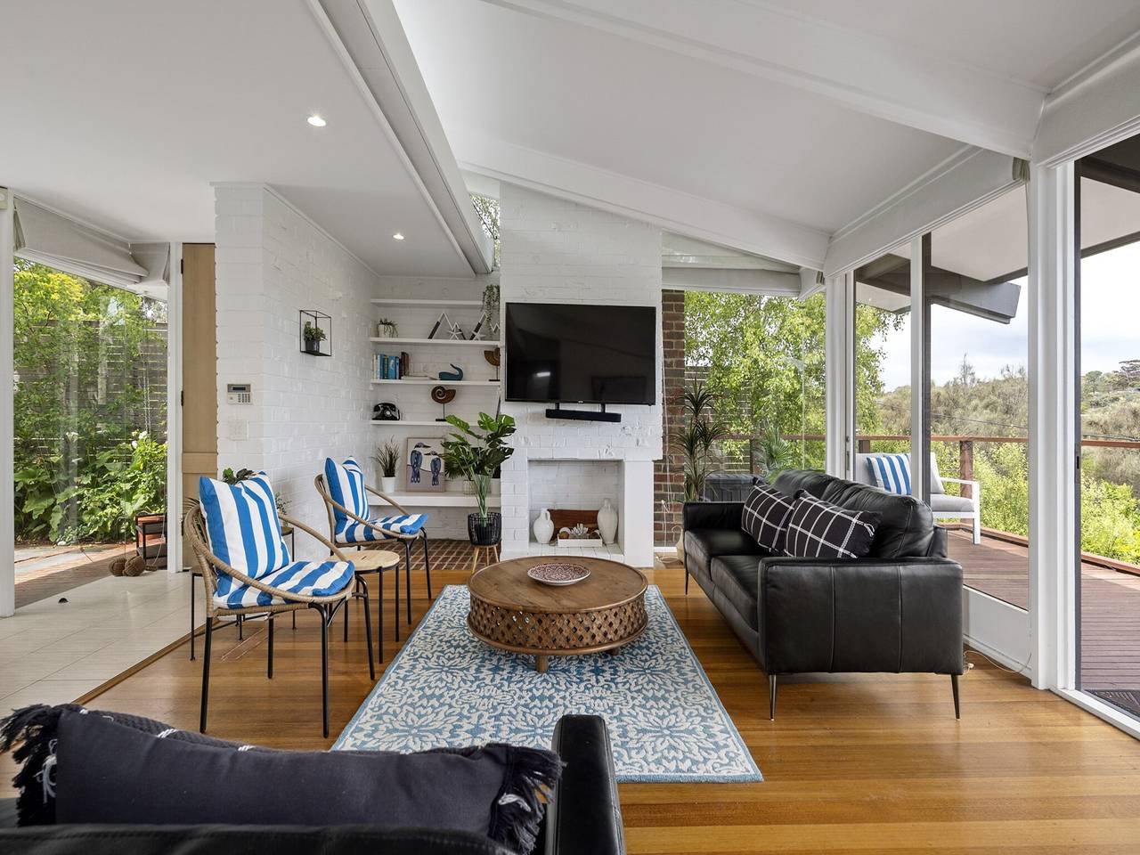 Entire apartment, Light-Filled House Near Beaches and Cafés in Melbourne, Mornington Peninsula