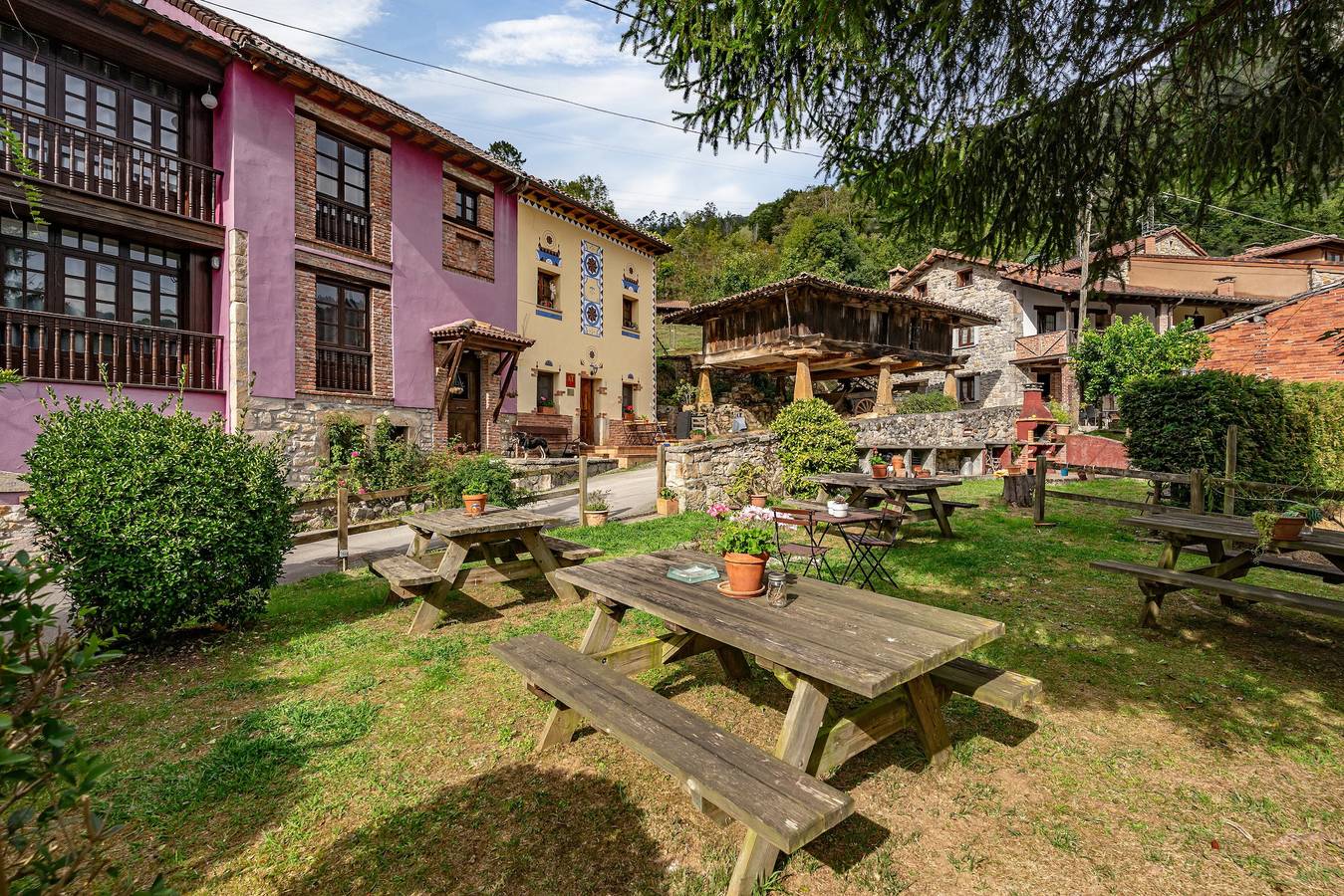 Ganze Wohnung, Ferienwohnung 'Florenta G3' mit Bergblick, Gemeinschaftsgarten und Wi-Fi in Cangas de Onís, Costa Verde (Spanien)