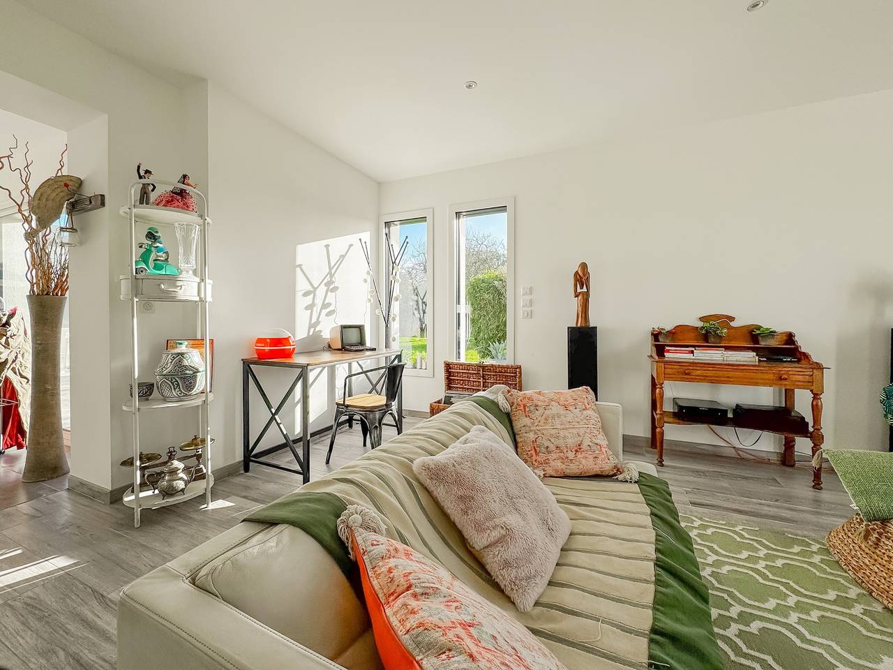 Holiday Home in Loctudy with Private Terrace, Garden, and Wi-Fi in Loctudy, Côte de Cornouaille