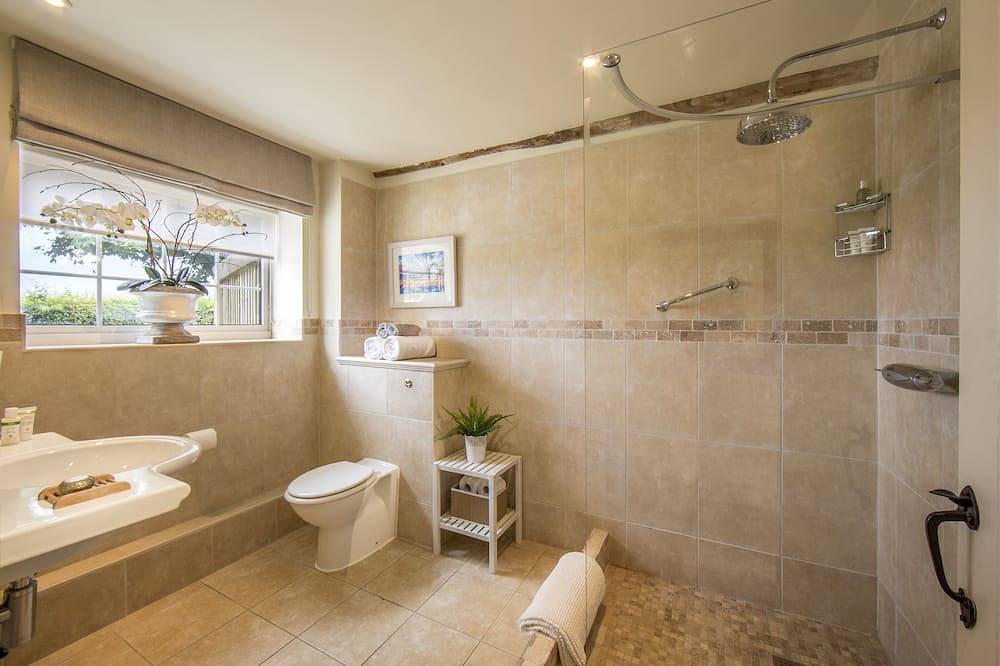 Country cottage with beautiful views in Yattendon, Berkshire