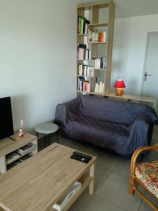 Vue mer - Maison de village - Gîte T3 Plage 50 m in Carro, Martigues
