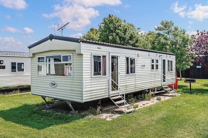 Glamping for 6 people in West Sussex