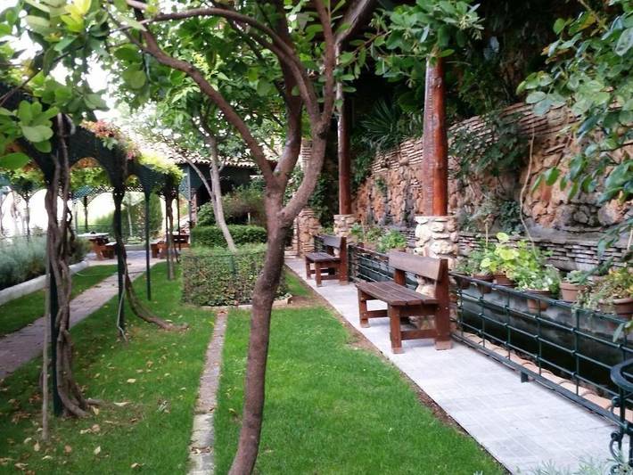 Albergue para 4 personas, con jacuzzi además de jardín y piscina, Se admiten mascotas en Sierra de Segura - 3