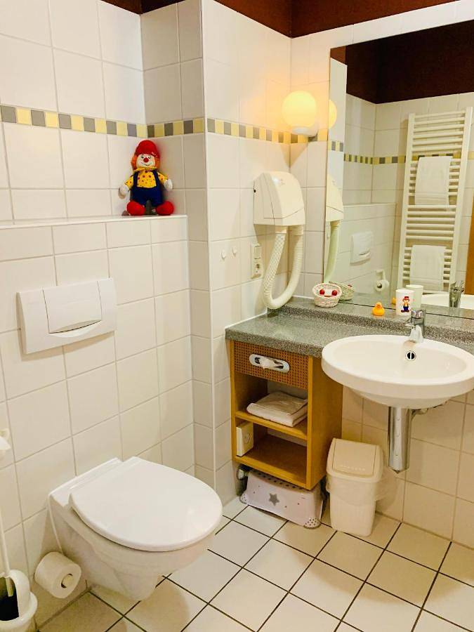 Ferienpark für 6 Personen, mit Garten und Pool sowie Kinderpool, kinderfreundlich in Sachsen-Anhalt - 2