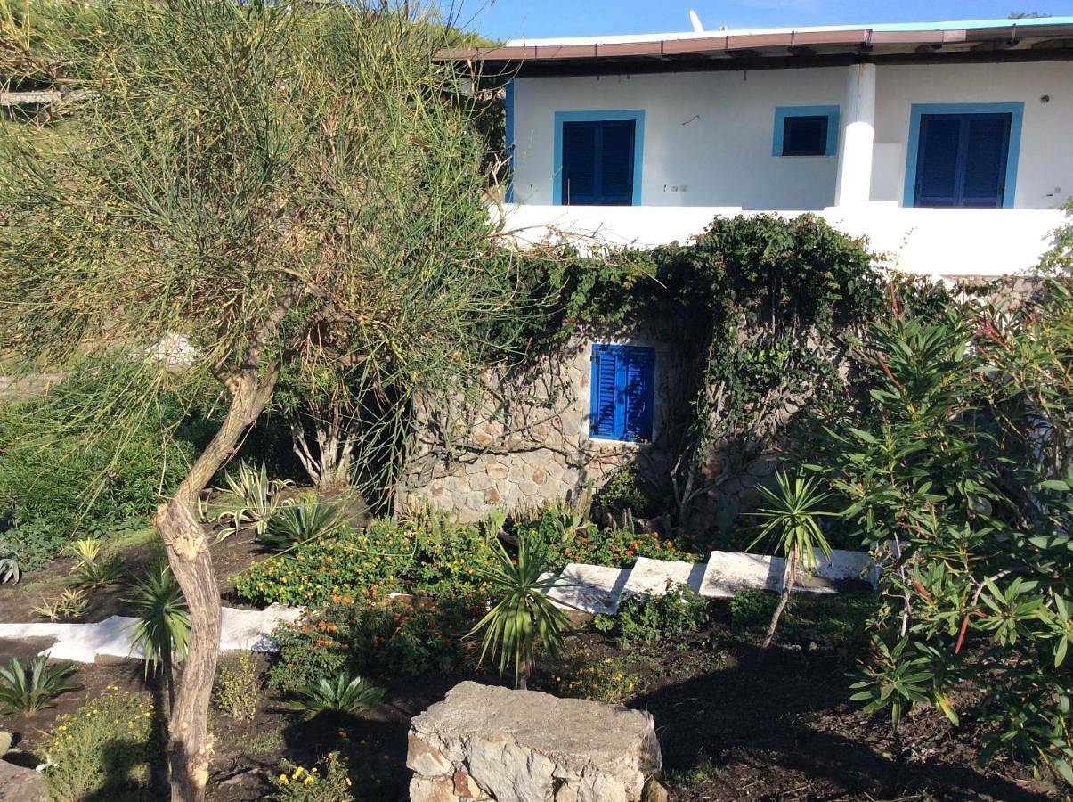 Villa alle Eolie nello splendido Villaggio Lentia in Vulcano