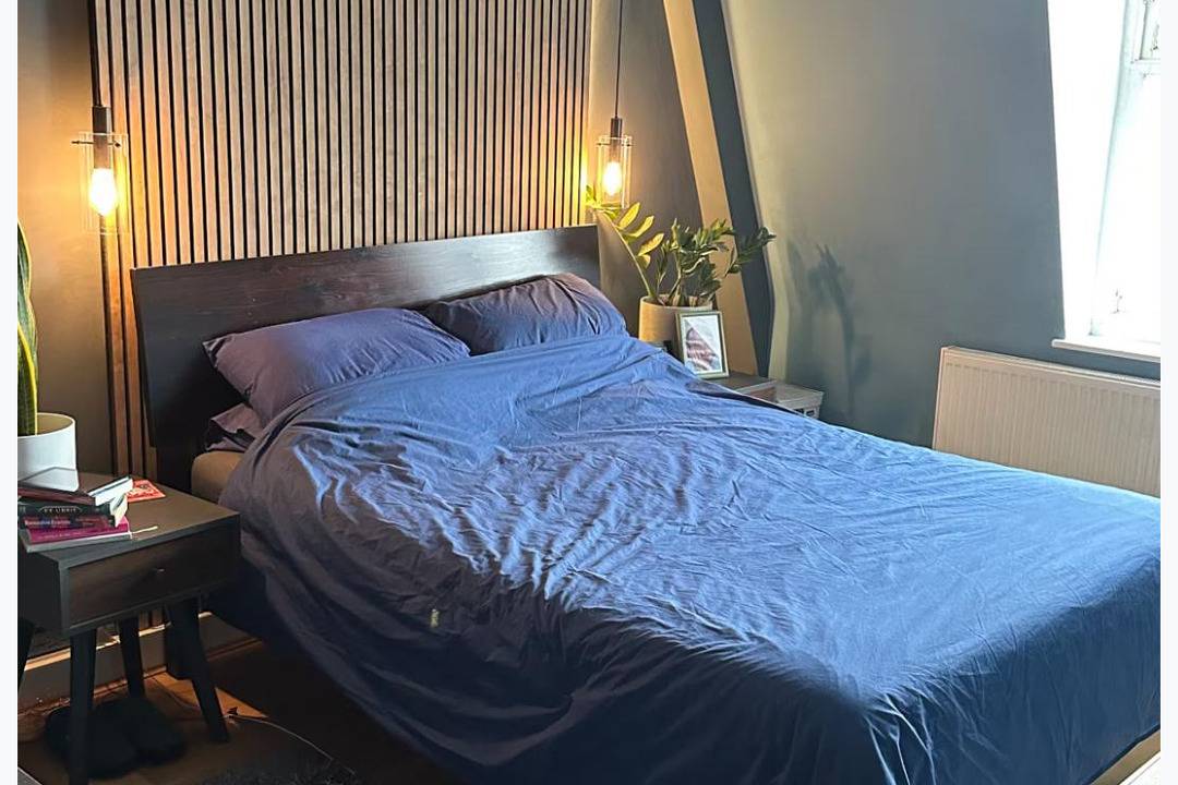 Entire holiday apartment, Hackney Road Studio near Shoreditch Markets in Bethnal Green, London