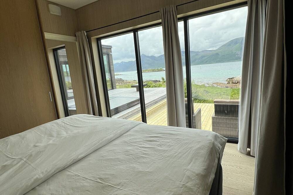 New lodge at seaside, near Henningsvær Lofoten in Vågan