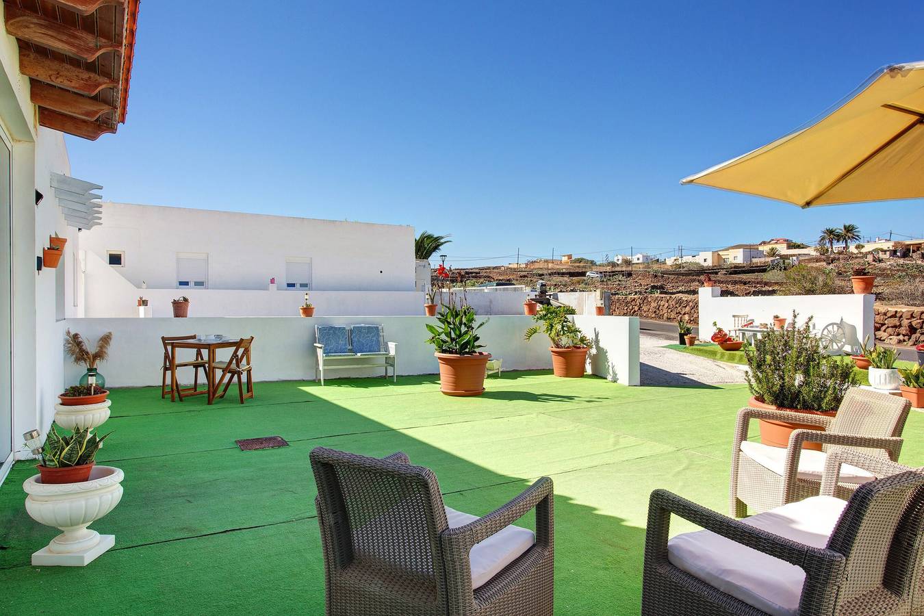 Ganze Wohnung, Ferienwohnung 'Casa Tomás A' mit Bergblick, Gemeinschaftspool und Wlan in Villaverde, La Oliva