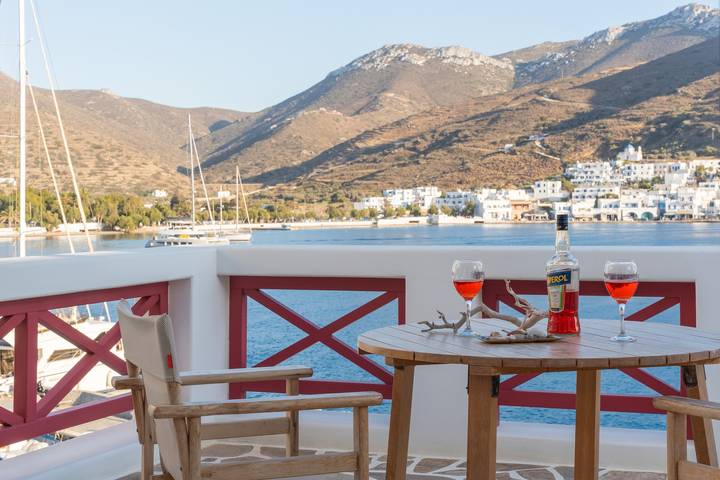Ganze Wohnung, Apartment 'Nicolas House 1' mit Meerblick, Wlan und Klimaanlage in Amorgos