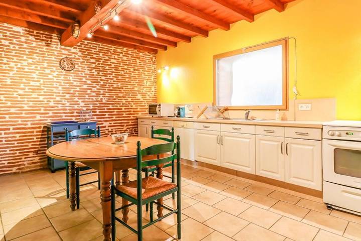 Location de vacances pour 8 personnes, avec piscine ainsi que jardin et vue à Verfeil - 4