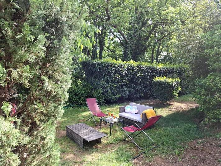 Location de vacances pour 7 personnes, avec sauna et jacuzzi ainsi que piscine et jardin à Vesseaux - 4