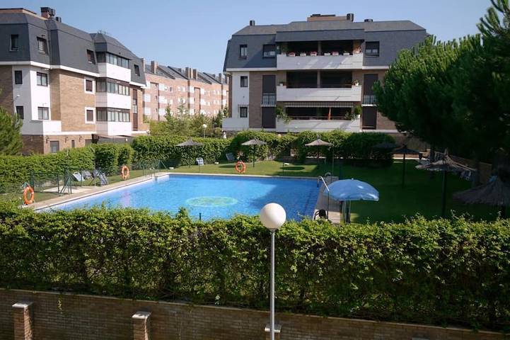 Apartamento de vacaciones para 6 personas, con jardín y piscina - 1