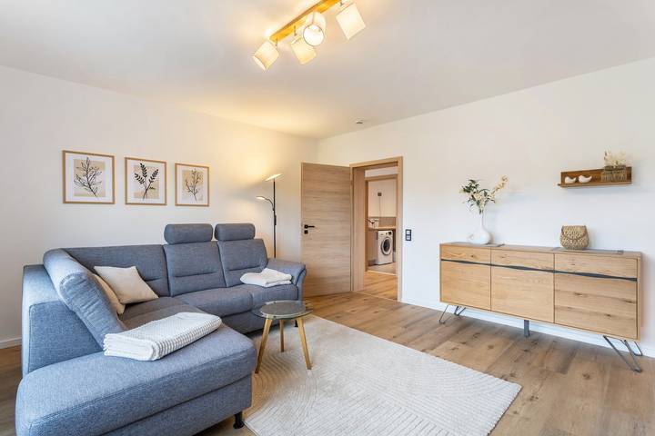 Entire apartment, "Appartement-Am-Wilmkebach" with Private Terrace, Garden, and Wi-Fi in Finnentrop, Sauerland