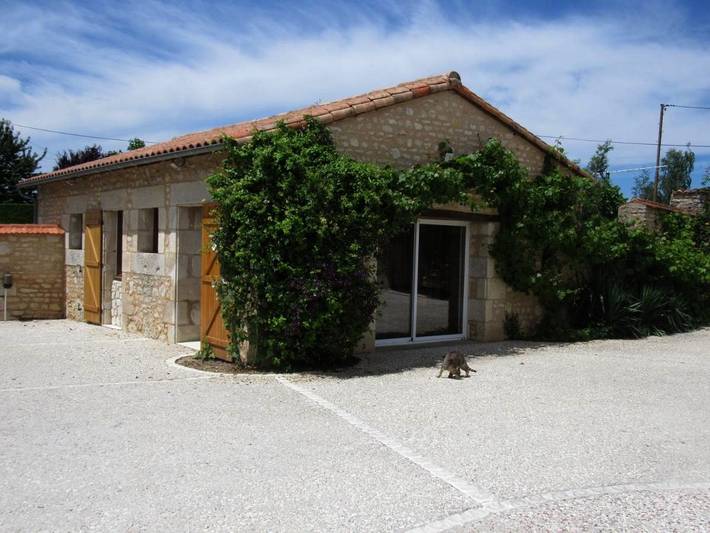 Location de vacances pour 2 personnes, avec piscine et jardin à Chauvigny - 2