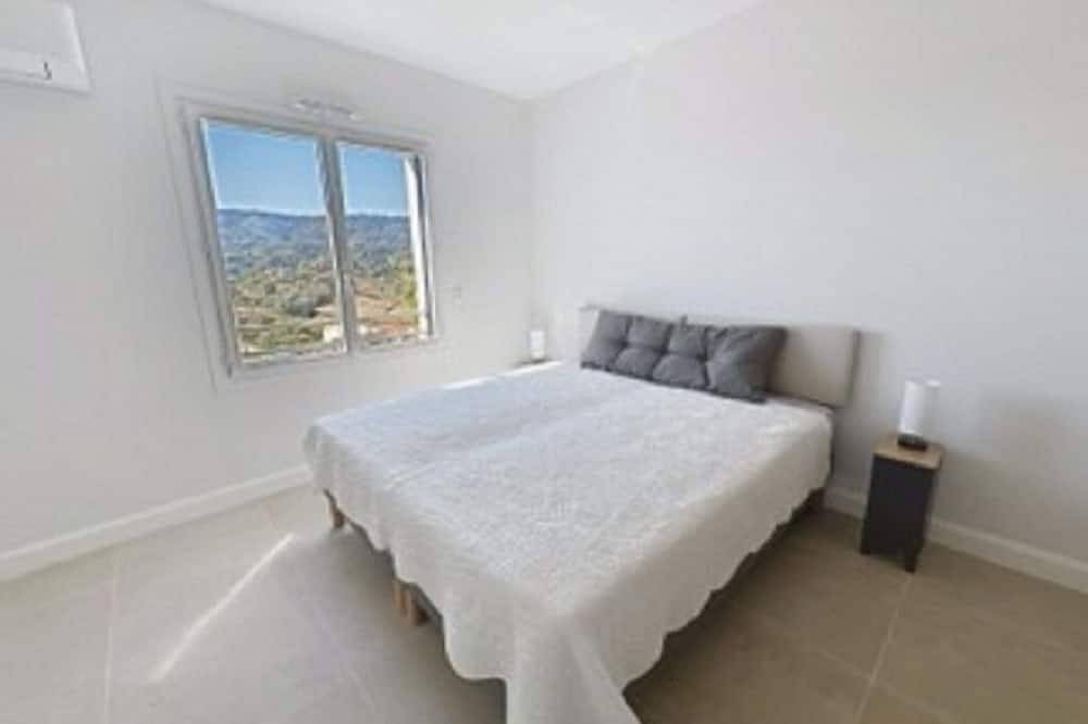 Villa 120m2, swimming pool, 4 bedrooms, 8 pers, 15minutes Cannes and Grasse, 30min Nice in Pégomas, Mediterranean Coast (France)