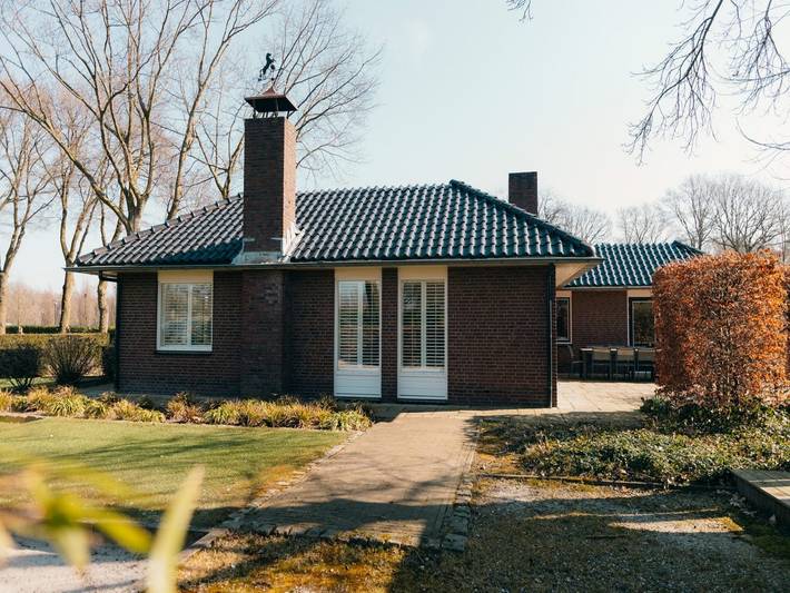 Vakantiehuis voor 14 personen, with sauna and zwembad as well as terras in Barneveld Gemeente