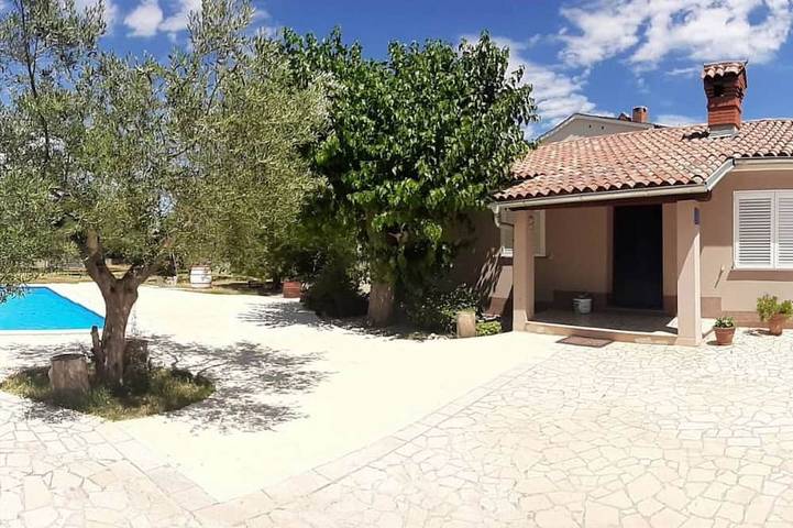 Ferienhaus für 6 Personen, mit Garten und Pool, mit Haustier - 1