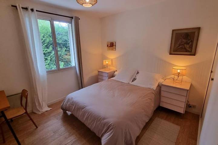 Location de vacances pour 4 personnes, avec vue et balcon à Benais - 3