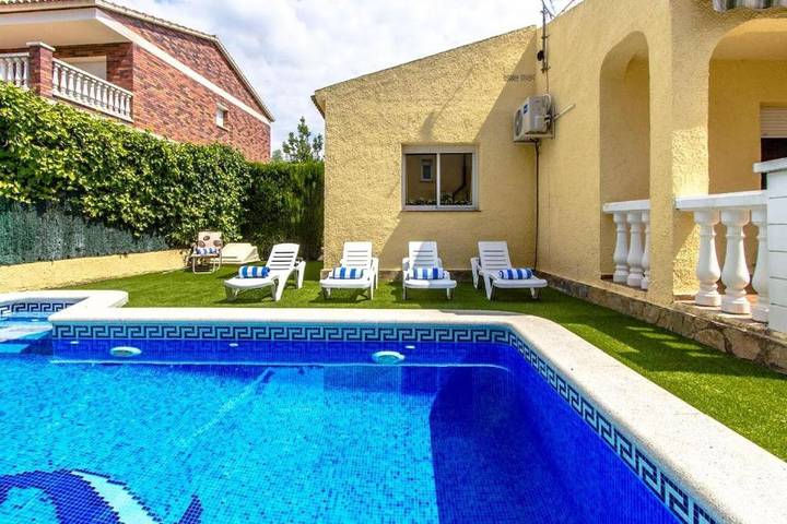 Casa rural para 8 personas, con Terraza además de Jardín y Piscina en Calafell - 3