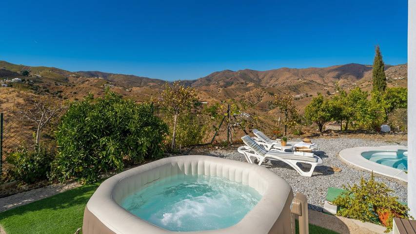 Casa rural para 3 personas, con piscina además de jacuzzi y balcón/terraza, Se admiten mascotas en El Borge - 2