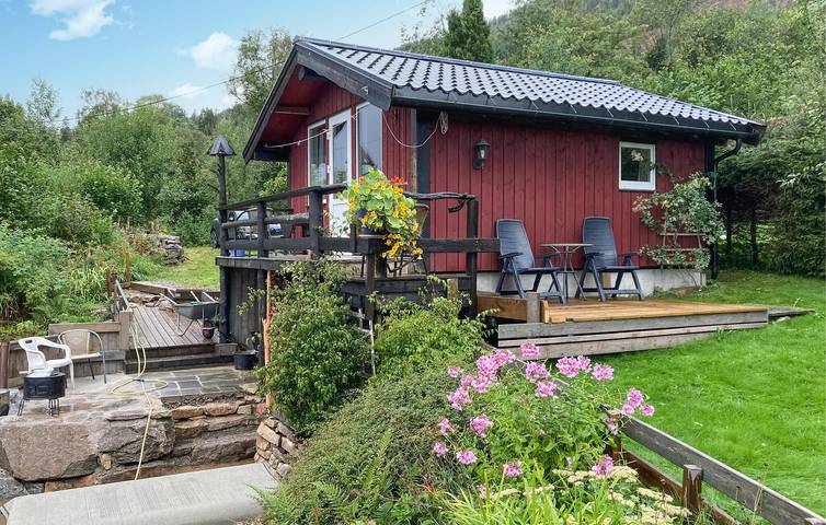 Ferienhaus für 4 Personen, mit Ausblick und Garten sowie Terrasse, mit Haustier in Tingvoll - 2