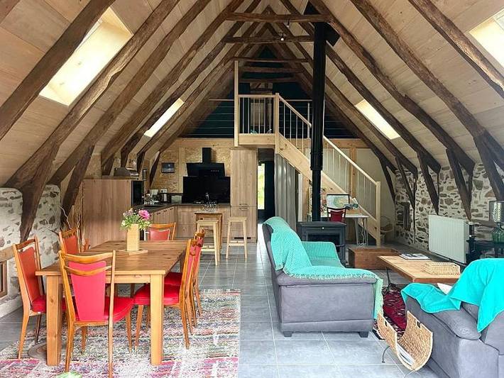 Location de vacances pour 5 personnes, avec terrasse et vue à Coubisou - 2