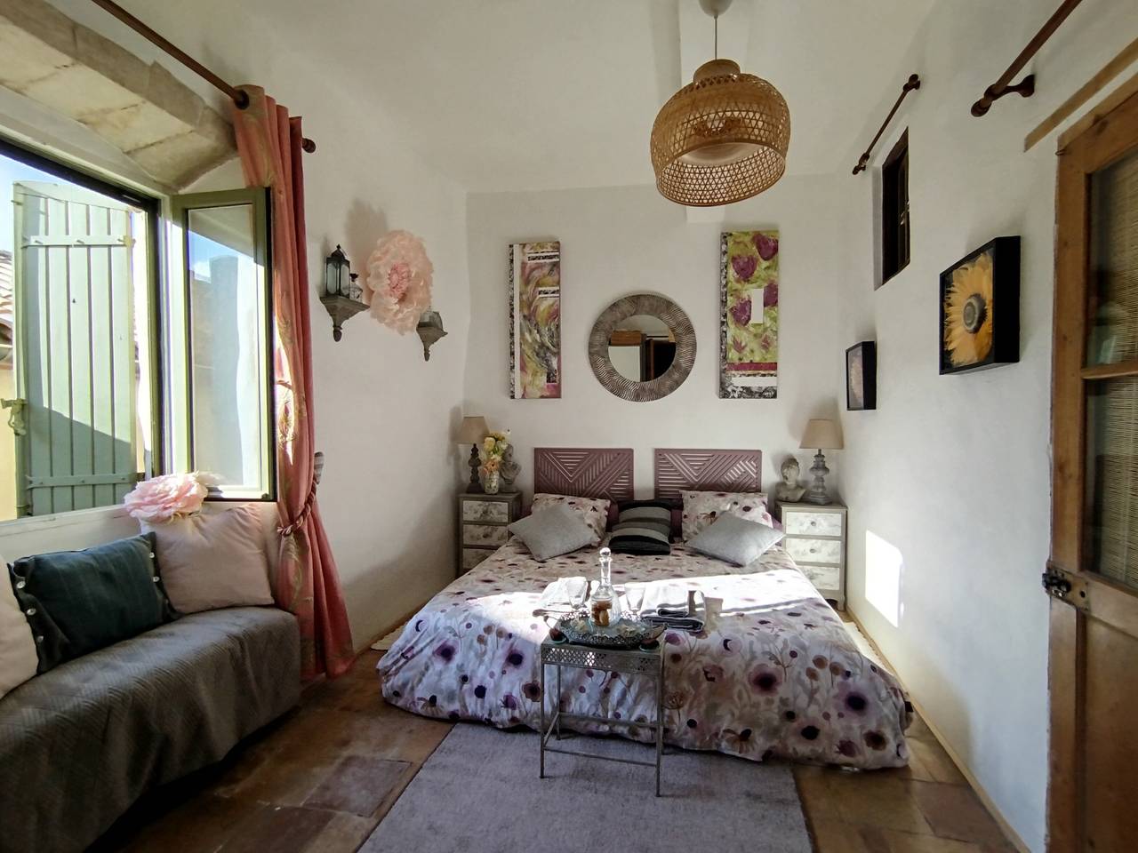 Renaissance Room – Provençal Charm and Serenity in Théziers, Nimes region
