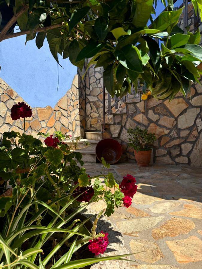 Casa de vacaciones para 7 personas, con piscina y terraza además de jardín y vistas - 1