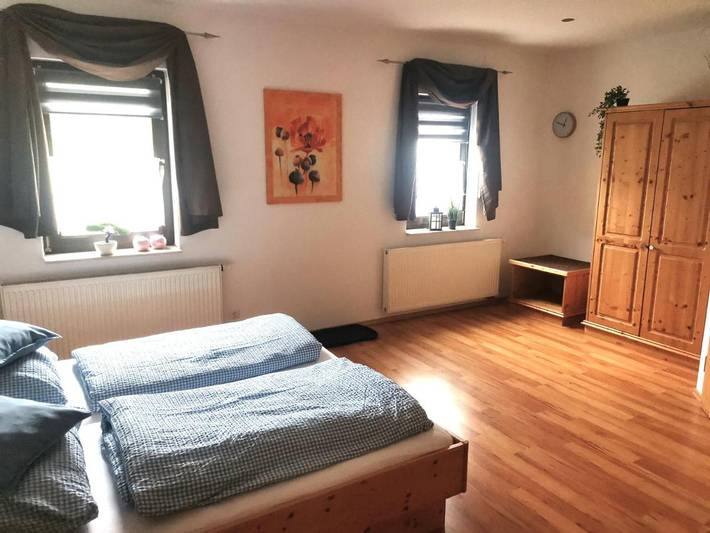 Hotel für 3 Personen, mit Terrasse in Zeitlofs - 2