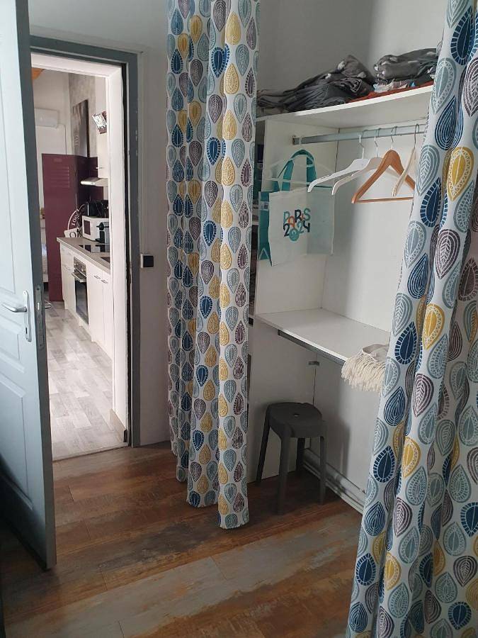 Location de vacances pour 3 personnes, avec jardin ainsi que terrasse et piscine à Uchaud - 3