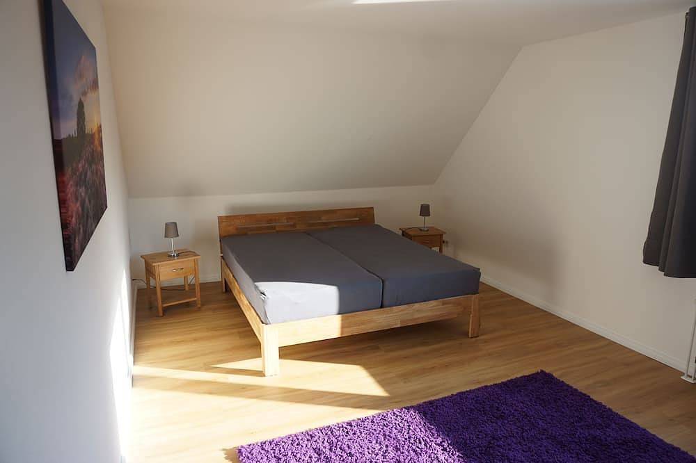 Entire apartment, Lüneburg 0 meters? Welcome! Beautiful 95 sqm, 3 rooms, 1-6 pers., large bathroom, garden in Reppenstedt, Nordheide