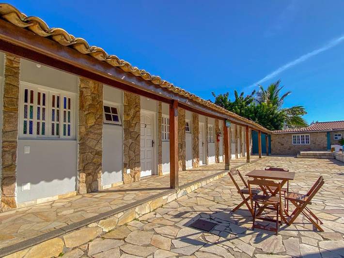 Pousadas para 4 pessoas, com piscina e jardim e ainda vista and terraço em Porto Novo