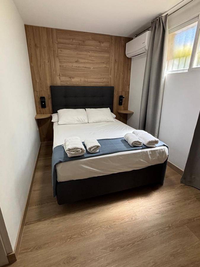 Maison d’hôte pour 2 personnes, avec Terrasse et Jardin ainsi que Piscine et Vue à Guadalajara