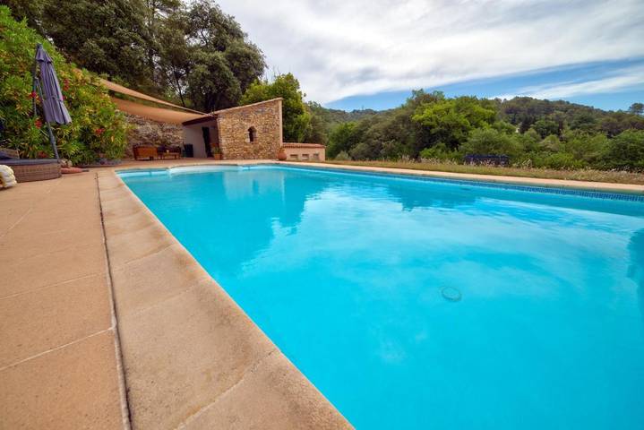 Location de vacances pour 2 personnes, avec piscine ainsi que jardin et vue, animaux acceptés à Barjols - 2